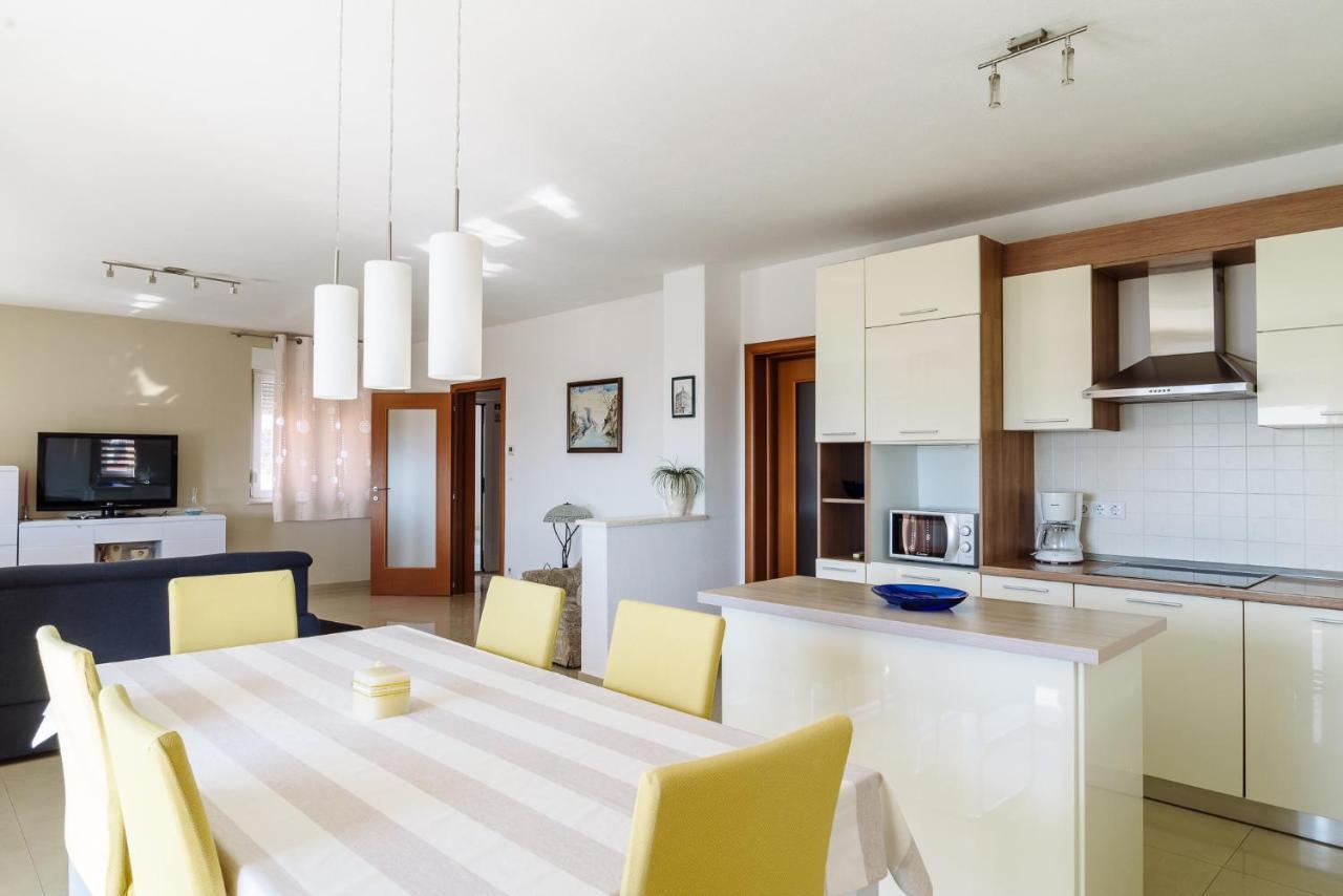 Apartman Niko Kastela Luaran gambar