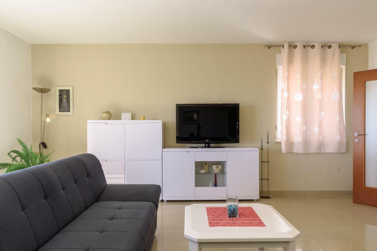 Apartman Niko Kastela Luaran gambar