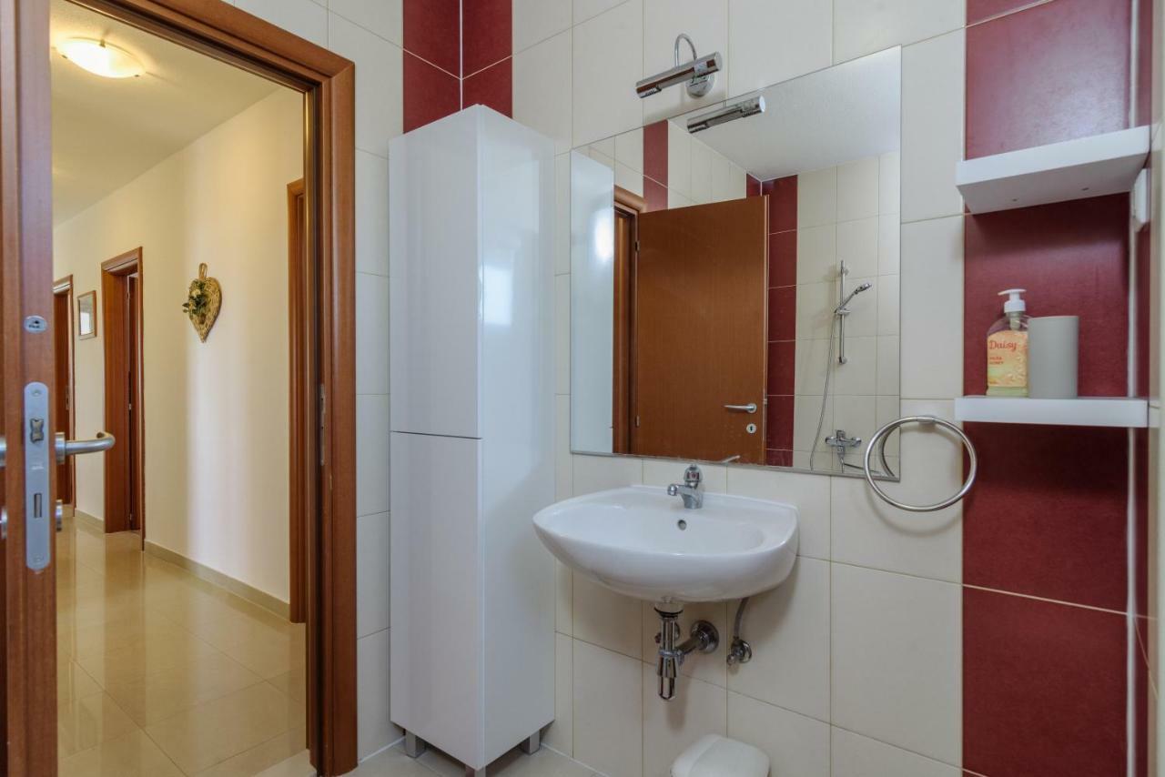 Apartman Niko Kastela Luaran gambar